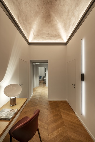 Ingresso in stile contemporaneo di 9 di Carola Ribotta architetto Ingresso in stile contemporaneo di 9 di Carola Ribotta architetto