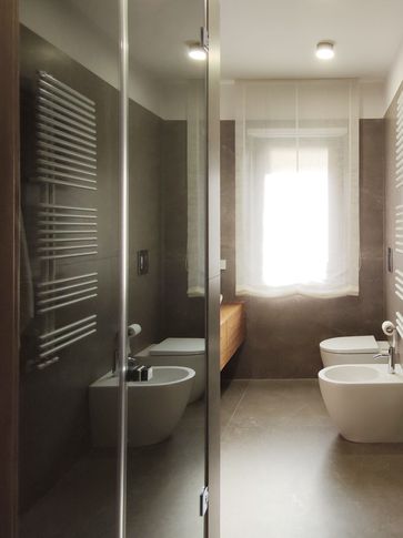 Bagno in stile contemporaneo di 6 di ESFA architetti