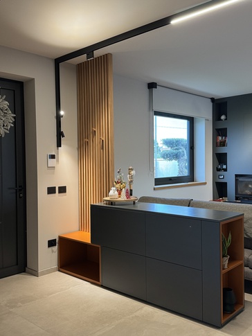 Soggiorno in stile contemporaneo di 55 di Giuseppe Palermo architetto (Soqquadro architetti)