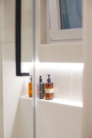 Bagno in stile moderno di 5 di GTP architetti