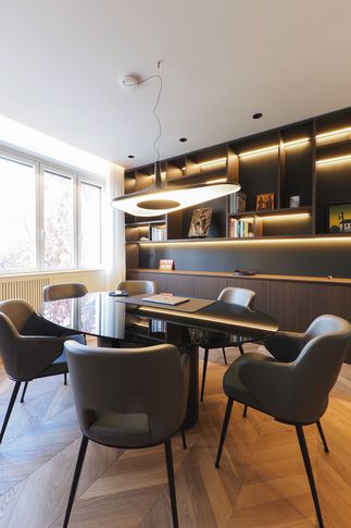 Soggiorno in stile moderno di 25 di Desearq studio - architettura e interior design