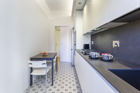 Cucina in stile contemporaneo di 8 di Valentina Varricchio Architetto Cucina in stile contemporaneo di 8 di Valentina Varricchio Architetto