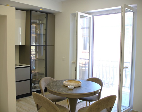 Soggiorno in stile contemporaneo di 24 di Melissa Domenici Architetto