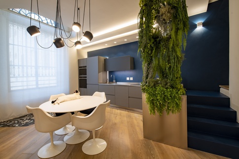Open Space in stile moderno di 65 di MICHELE VOLPI STUDIO INTERIOR DESIGN