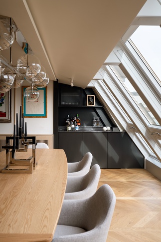 Soggiorno in stile contemporaneo di 50 di Studio Gaetano Riccardelli Soggiorno in stile contemporaneo di 50 di Studio Gaetano Riccardelli