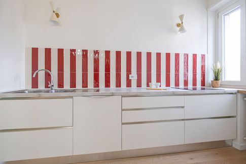 Soggiorno in stile eclettico di 24 di Studio di Architettura Barbara Vucusa Architetto