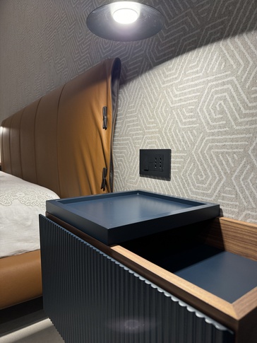 Camera da Letto in stile contemporaneo di 18 di Giuseppe Palermo architetto (Soqquadro architetti) Camera da Letto in stile contemporaneo di 18 di Giuseppe Palermo architetto (Soqquadro architetti)