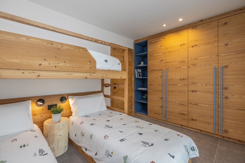 Cameretta Bambini in stile minimal di 18 di Arredamenti Andalo Cameretta Bambini in stile minimal di 18 di Arredamenti Andalo