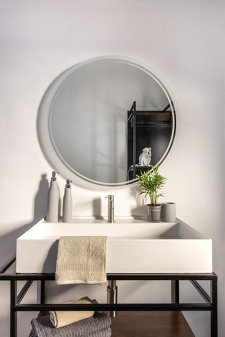 Bagno in stile soft industrial di 5 di Marila Fasulo Architetto