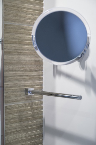 Bagno in stile contemporaneo di 5 di Valentina Varricchio Architetto Bagno in stile contemporaneo di 5 di Valentina Varricchio Architetto