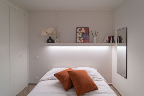 Camera da Letto in stile contemporaneo di 8 di tapas studio