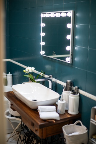Bagno in stile eclettico di 5 di Valeria Home Interior