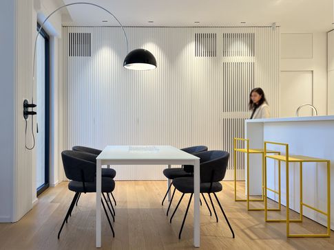 Open Space in stile contemporaneo di 40 di Officine Architetti Associati