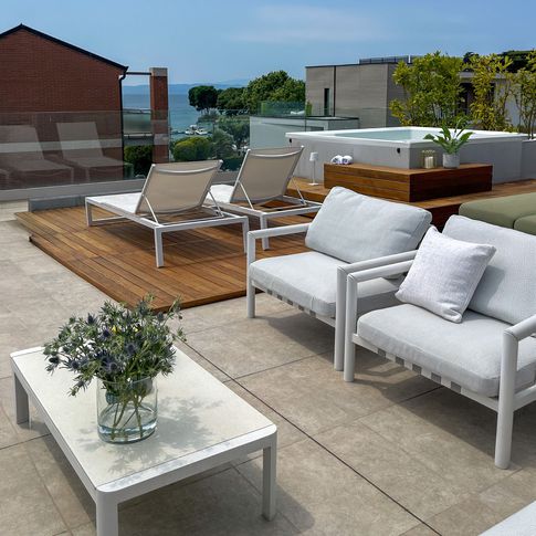Terrazza in stile contemporaneo di 20 di Cariolato Arredamenti Terrazza in stile contemporaneo di 20 di Cariolato Arredamenti