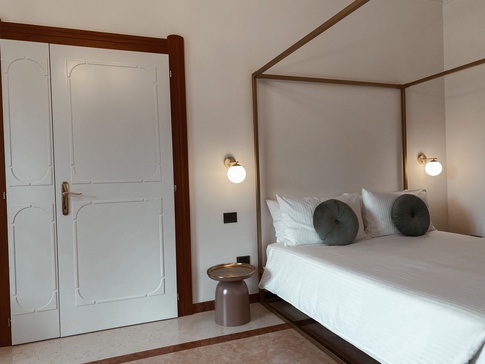 Camera da Letto in stile contemporaneo di 31 di LD INTERIORS Camera da Letto in stile contemporaneo di 31 di LD INTERIORS