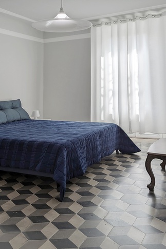 Camera da Letto in stile contemporaneo di 14 di architetto Caterina Martini Camera da Letto in stile contemporaneo di 14 di architetto Caterina Martini