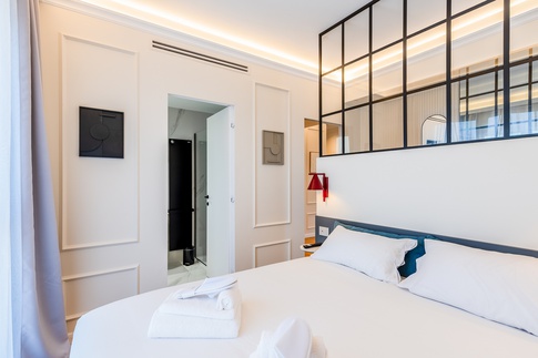 Camera da Letto in stile contemporaneo di 13 di FCInteriorDesignStudio |