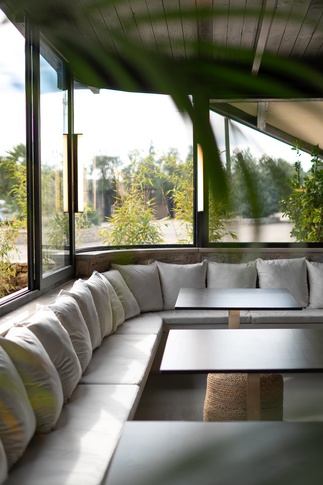 Open Space in stile contemporaneo di 200 di Otnas studio