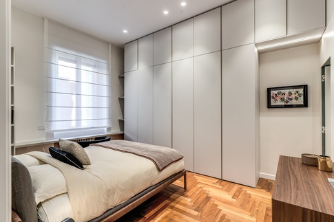 Camera da Letto in stile contemporaneo di 15 di MOB Architects