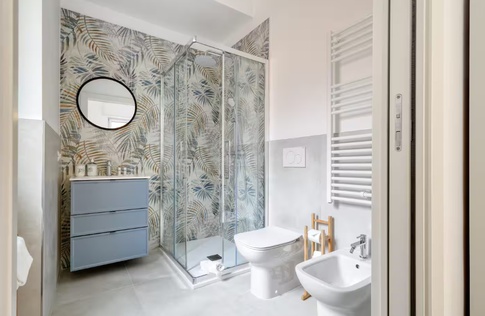 Bagno in stile contemporaneo di 4 di architettandoinmovimento
