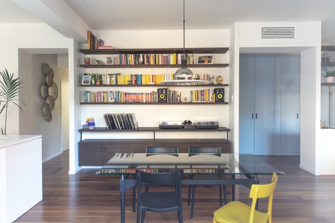 Cucina in stile contemporaneo di 40 di PERIMETRI studio Cucina in stile contemporaneo di 40 di PERIMETRI studio