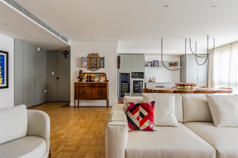 Soggiorno in stile moderno di 70 di Guzlive