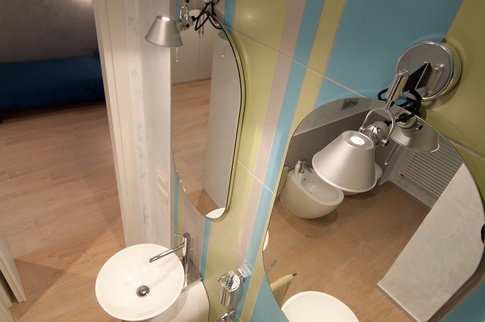 Bagno in stile minimal di 6 di Rachele Biancalani Studio
