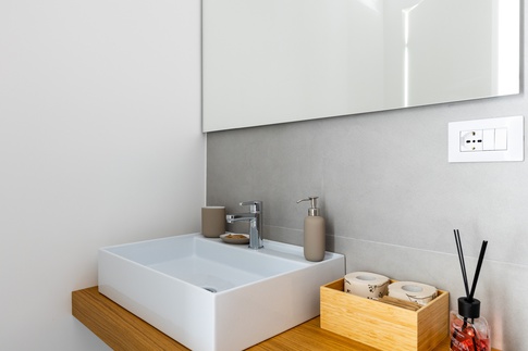 Bagno in stile minimal di 5 di Noemi Manzella