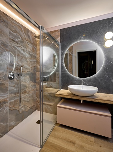 Bagno in stile contemporaneo di 5 di DQA Studio di architettura
