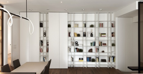 Open Space in stile contemporaneo di 39 di kkarchitecture