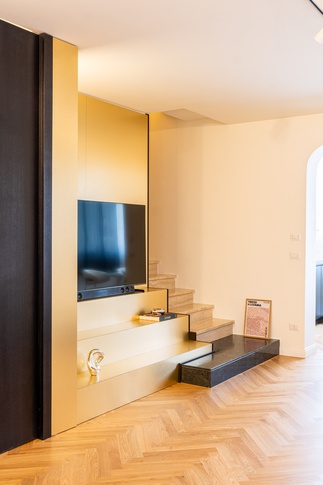 Soggiorno in stile eclettico di 25 di italo armone design studio