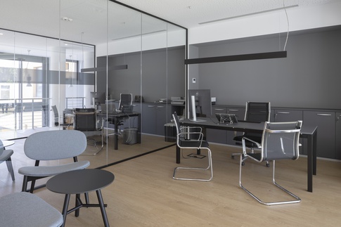 Studio in stile contemporaneo di 40 di COBE architetti