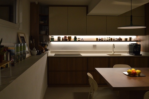 Cucina in stile giapponese di 15 di Camilla Ferrari