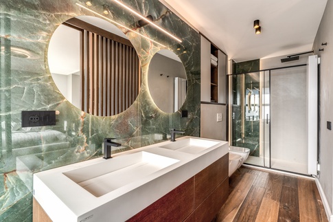 Bagno in stile contemporaneo di 6 di MOB Architects Bagno in stile contemporaneo di 6 di MOB Architects