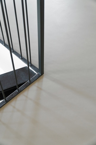 Corridoio in stile soft industrial di 5 di Simona Fogalesi interior designer