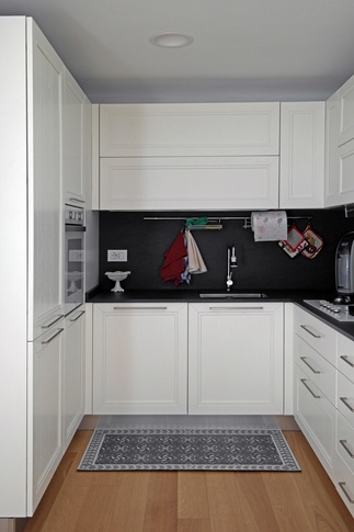 Cucina in stile contemporaneo di 12 di Giulia Grillo Architetto Cucina in stile contemporaneo di 12 di Giulia Grillo Architetto