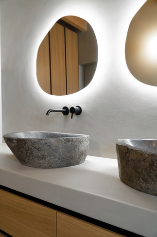 Bagno in stile soft industrial di 11 di Simona Fogalesi interior designer