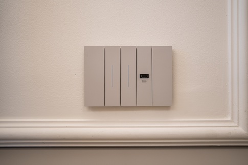 Camera da Letto in stile contemporaneo di 9 di FCInteriorDesignStudio |