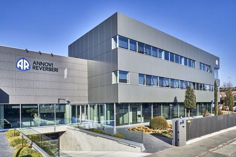Facciata in stile industriale di null di Lorenzo Franzi | Fotografia