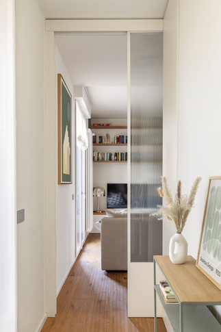 Soggiorno in stile contemporaneo di 30 di tapas studio Soggiorno in stile contemporaneo di 30 di tapas studio