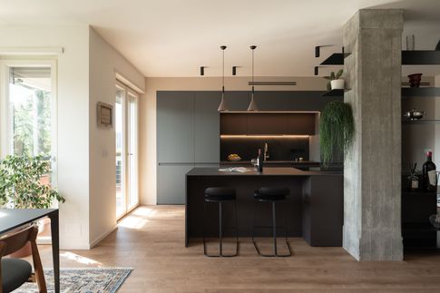 Open Space in stile contemporaneo di 45 di Gambino Flamini | architetti