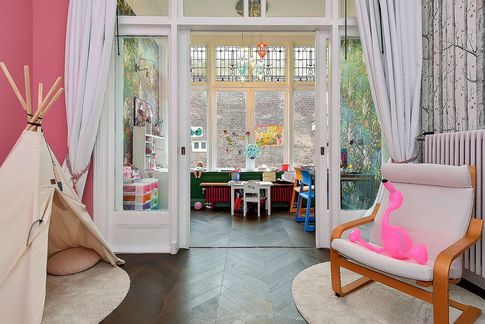 Cameretta Bambini in stile moderno di 40 di Equus Architects
