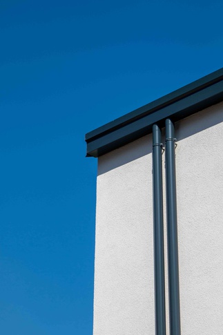 Facciata in stile moderno di null di YY studio