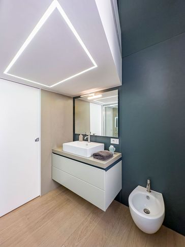 Bagno in stile minimal di 6 di Pucciarelli Architetti Bagno in stile minimal di 6 di Pucciarelli Architetti