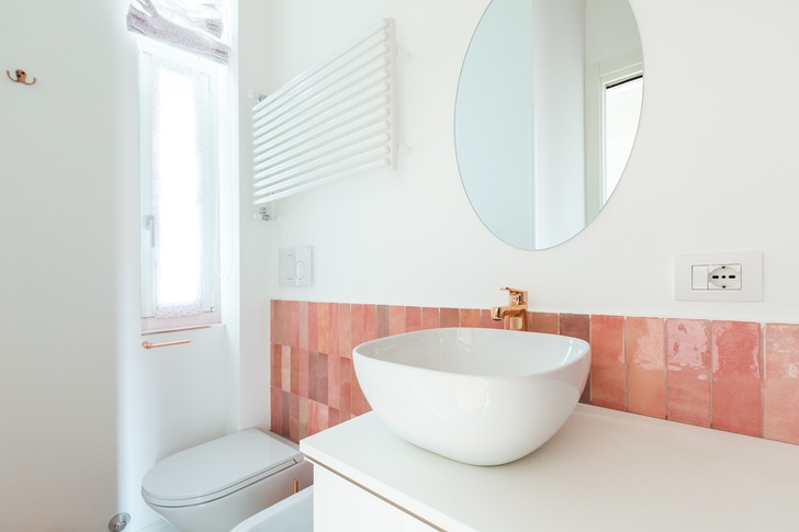 Bagno in stile moderno di 4 di Matteo Martini Architetto