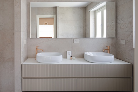 Bagno in stile contemporaneo di 7 di Architetto Sara Edalatkhah Bagno in stile contemporaneo di 7 di Architetto Sara Edalatkhah
