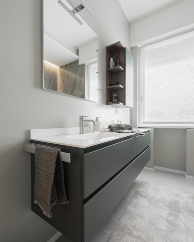 Bagno in stile moderno di 7 di Annalisa Carli Architetto