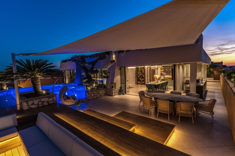 Terrazza in stile moderno di 250 di MOB Architects Terrazza in stile moderno di 250 di MOB Architects