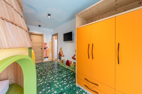 Cameretta Bambini in stile naturale di 19 di Arredamenti Andalo Cameretta Bambini in stile naturale di 19 di Arredamenti Andalo