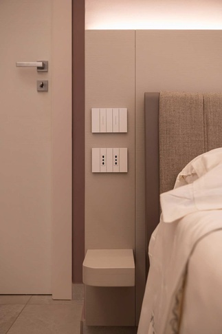 Camera da Letto in stile contemporaneo di 13 di MANUARINO architettura design comunicazione